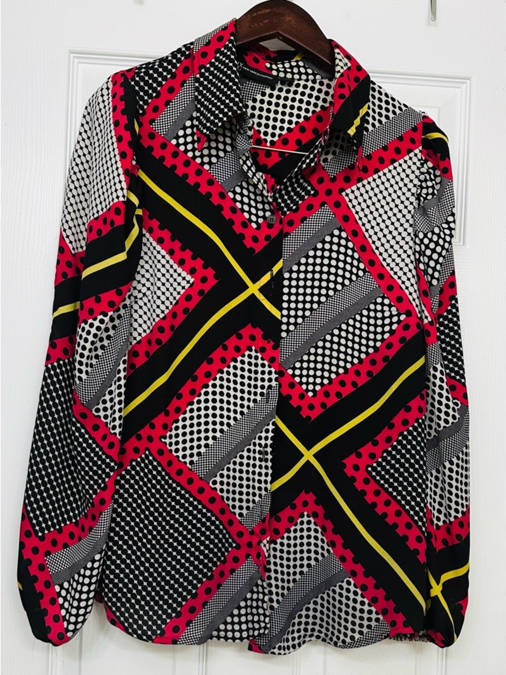 New York & Company Black, White, Pink & Yellow Geometric Dot Button-Up Blouse